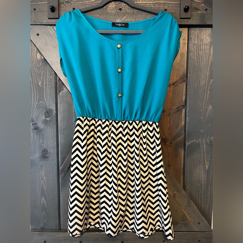 Cute dress!